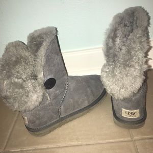Bailey button Uggs